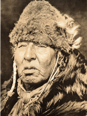 APIO-MITA (WHITE DOG) – BLOOD EDWARD CURTIS NORTH AMERICAN INDIAN PHOTO